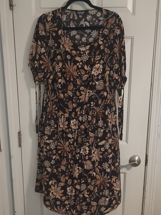BloomChic Dresses & Skirts - BloomChic Black Floral Midi Dress with Tan and Cream Accents